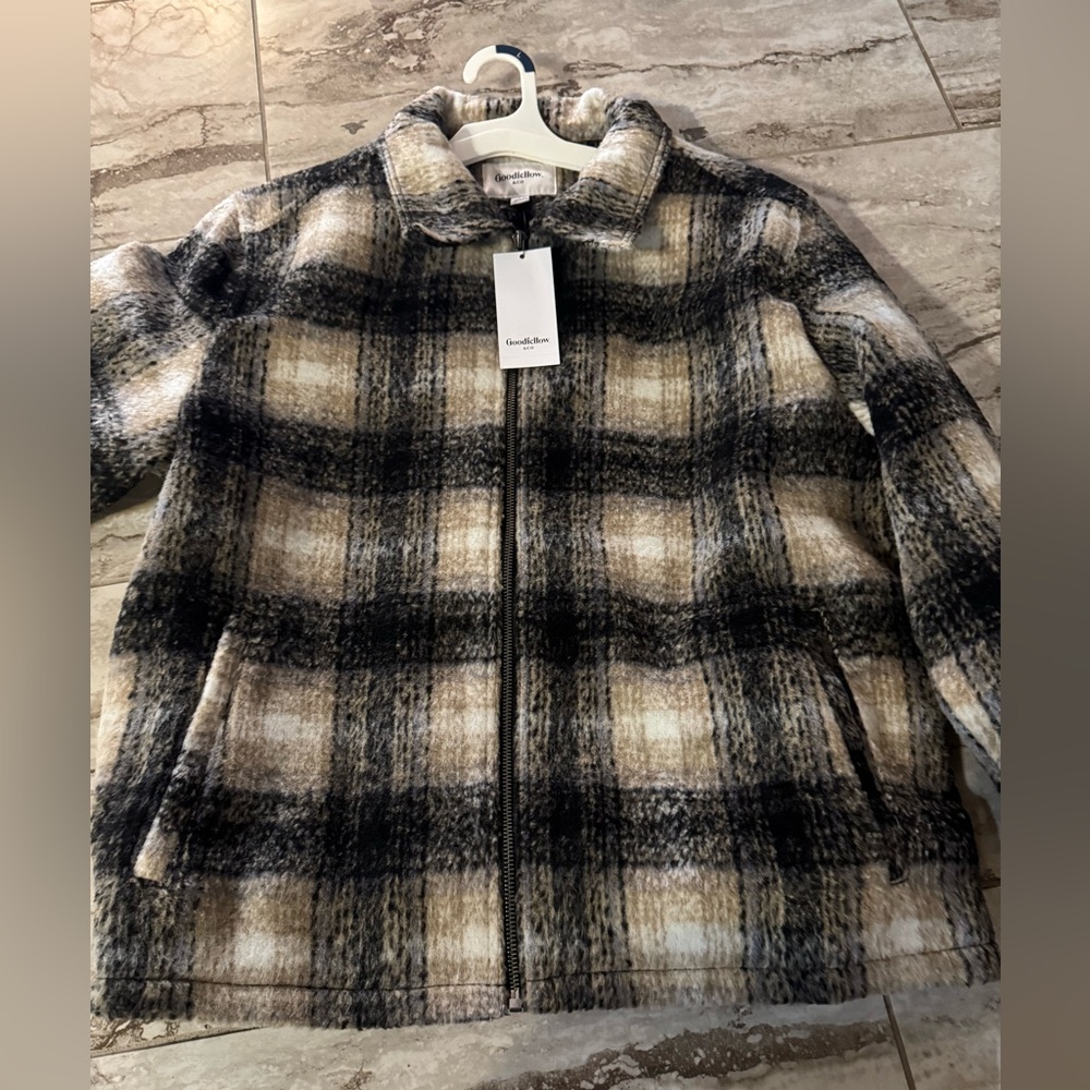 NWT Men’s Goodfellow Plaid Zip-Up Jacket. Side pockets. Button sleeve. Large
